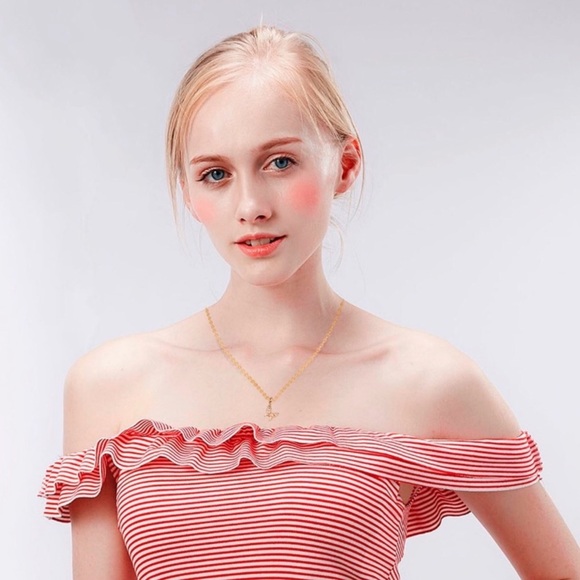 Elegant ‘Beautiful’ Gold Butterfly Necklace - Picture 2 of 3